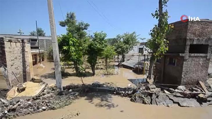 Pakistan’da şiddetli yağış: En az 10 ölü