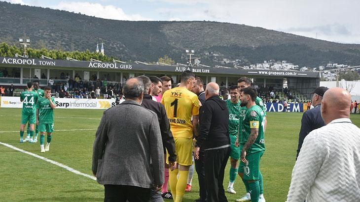 Bodrum FK-Eyüpspor maçında olay! Arda Turan çılgına döndü, Uğur Demirok hastaneye kaldırıldı