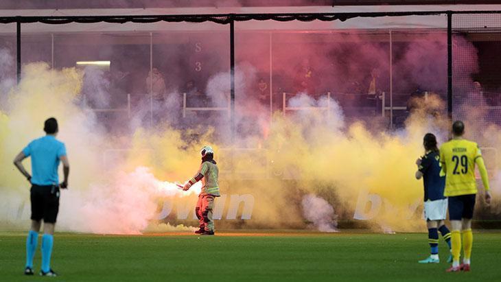 Union Saint Gilloise - Fenerbahçe maçı durdu! Türkçe anons yapıldı