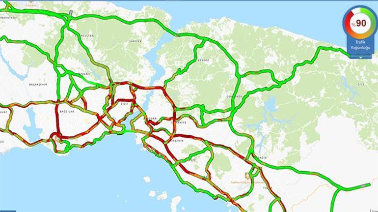 İstanbul'da cuma ve yağmur trafiği: Yoğunluk yüzde 90'a dayandı