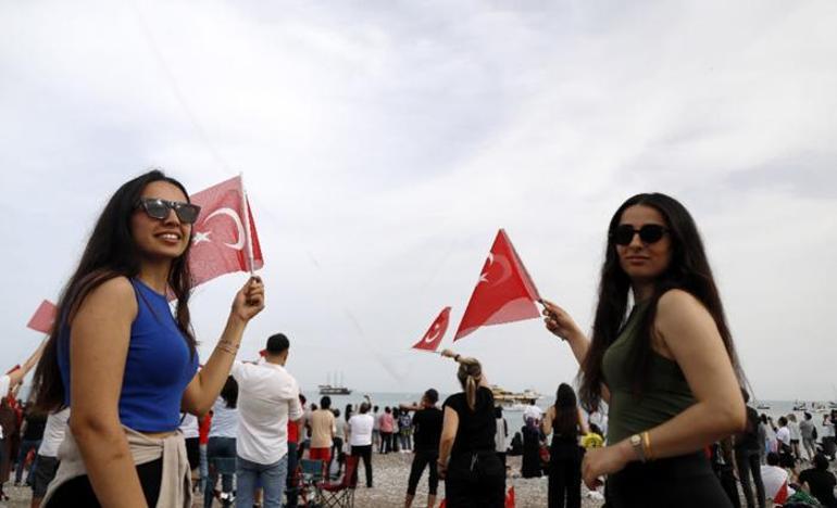 Gören telefona sarıldı! 23 Nisan'da Türk Yıldızları'ndan nefes kesen gösteri