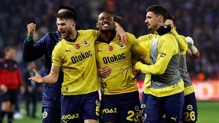 ÖZEL | Ali Koç'tan Şanlıurfa dönüşü U19 takımına tebrik! 'Tarihe geçtiniz'