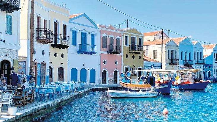 10 Yunan adasında kapıda vize başladı