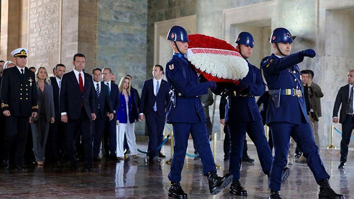 İmamoğlu ve 26 ilçe belediye başkanı Anıtkabir’i ziyaret etti