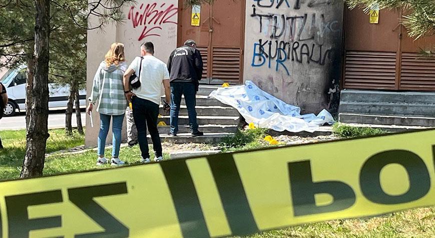 Parkta korkunç son! Boşanma aşamasındaki eşini 3 kurşunla öldürdü