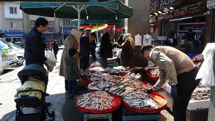 Av yasağı başladı, tezgahlar kültür balıklarına kaldı
