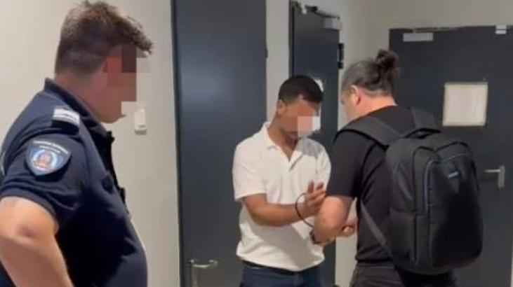 Interpol devreye girdi! Kardeşini öldüren şüpheli kaçamadan yakalandı