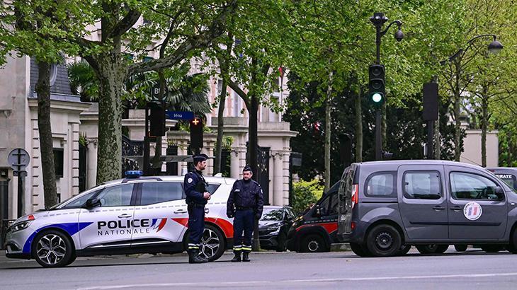 Paris’teki İran Büyükelçiliği’nde canlı bomba paniği