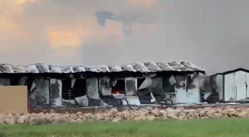 Antalya’da inşaat şantiyesindeki 12 konteyner yandı