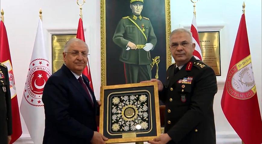 Bakan Güler Kıbrıs Türk Barış Kuvvetleri Komutanlığı’nı ziyaret etti