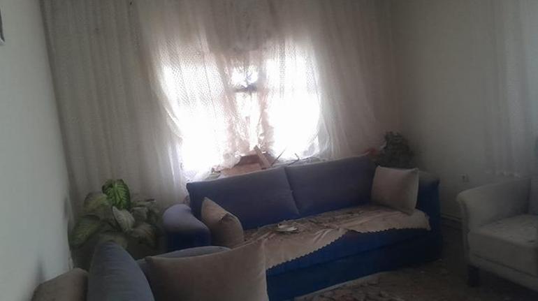 Sivas'ta bir eve yıldırım düştü! Ev böyle zarar gördü