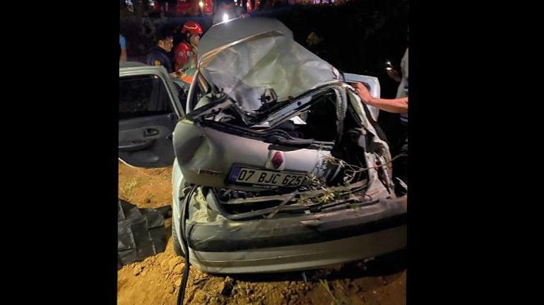 Muğla'da kamyonet ile otomobilin çarpıştı: 2 ölü, 3 yaralı