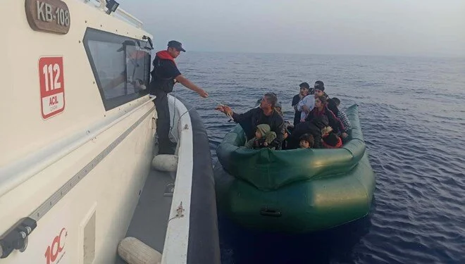 İzmir’de 44 Kaçak Göçmen Kurtarıldı, 23 Kaçak Göçmen Yakalandı