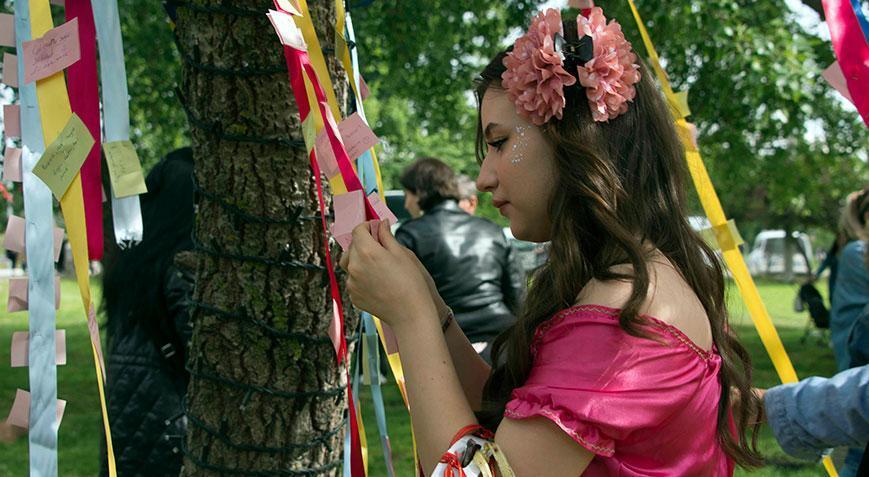 Kakava ve Hıdrellez heyecanı! Dilekler tutulup ağaçlara asıldı