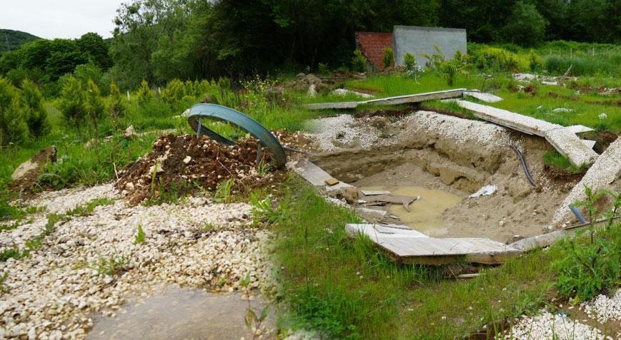 Çatalca’da ilginç olay! 5 ev havuzlarıyla birlikte çalındı