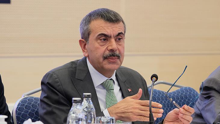 Bakan Tekin’den yeni müfredatla ilgili açıklama: Kademeli bir geçiş öngörüyoruz