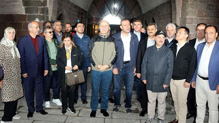 YÖK Başkanı Özvar Bitlis’in tarihi mekanlarını gezdi