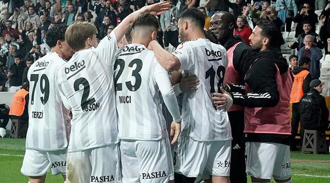 Beşiktaş, Türkiye Kupası yarı finalinde MKE Ankaragücü'nü ağırlıyor! Maç başladı
