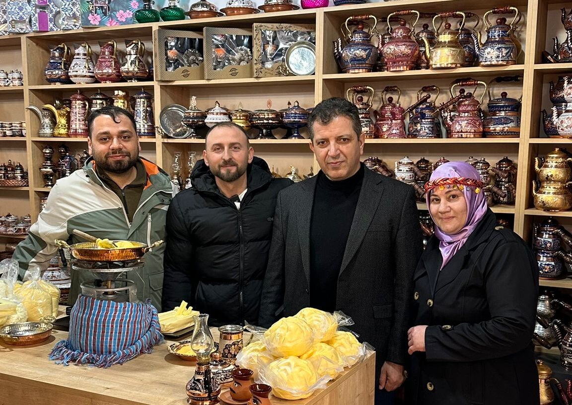 BALIKLA KONUŞAN ADAMDAN HAUNEDY’DE KUYMAK ŞOVU