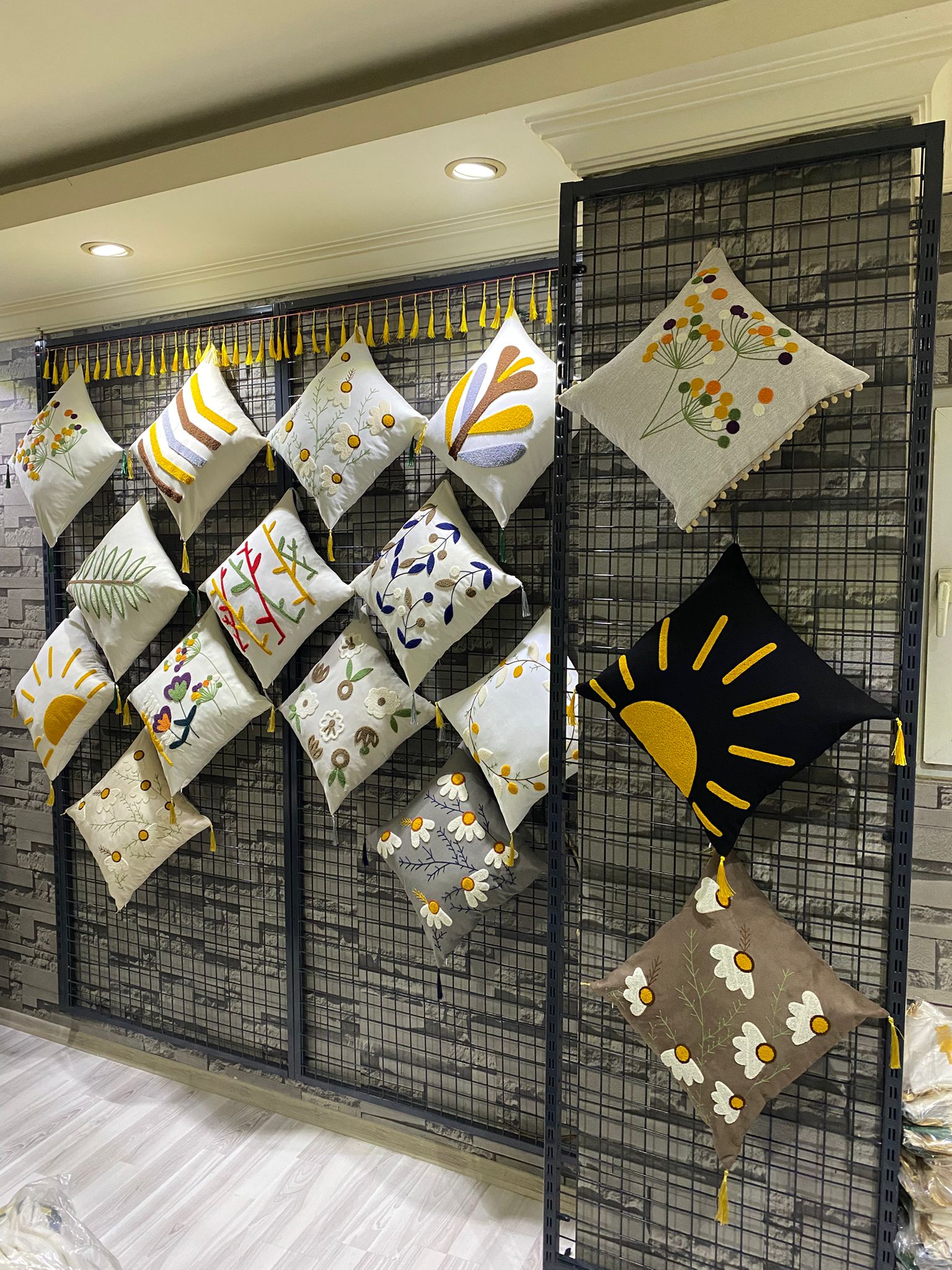 Punch Kırlent Kılıfı – www.kirlentdunyasi.com: Şıklığı ve Konforu Bir Arada Sunuyoruz