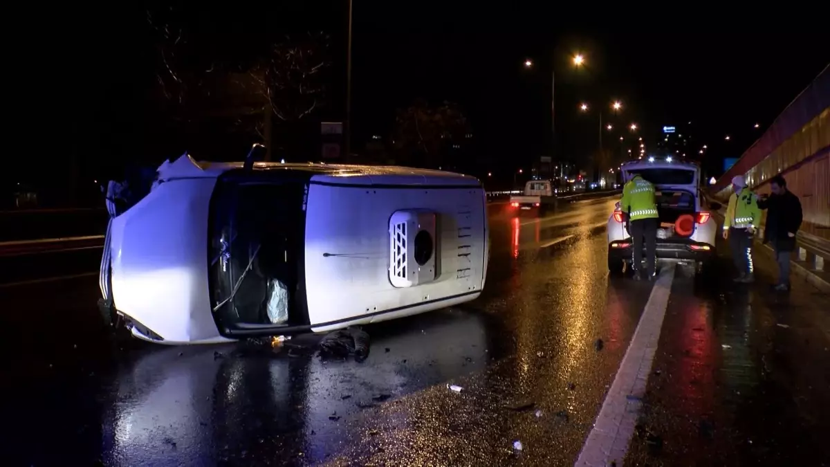 Üsküdar’da Hafif Ticari Araç Kazası