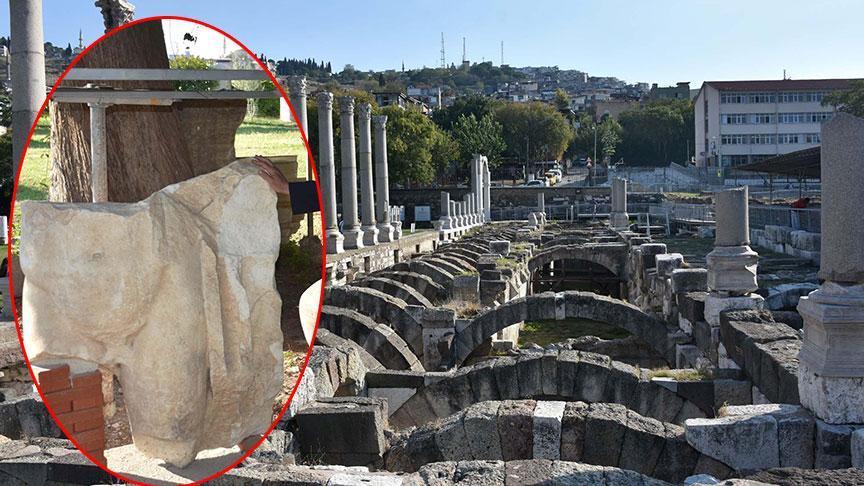 İzmir’de 1800 Yıllık Roma Dönemi Heykel Gövdesi Bulundu