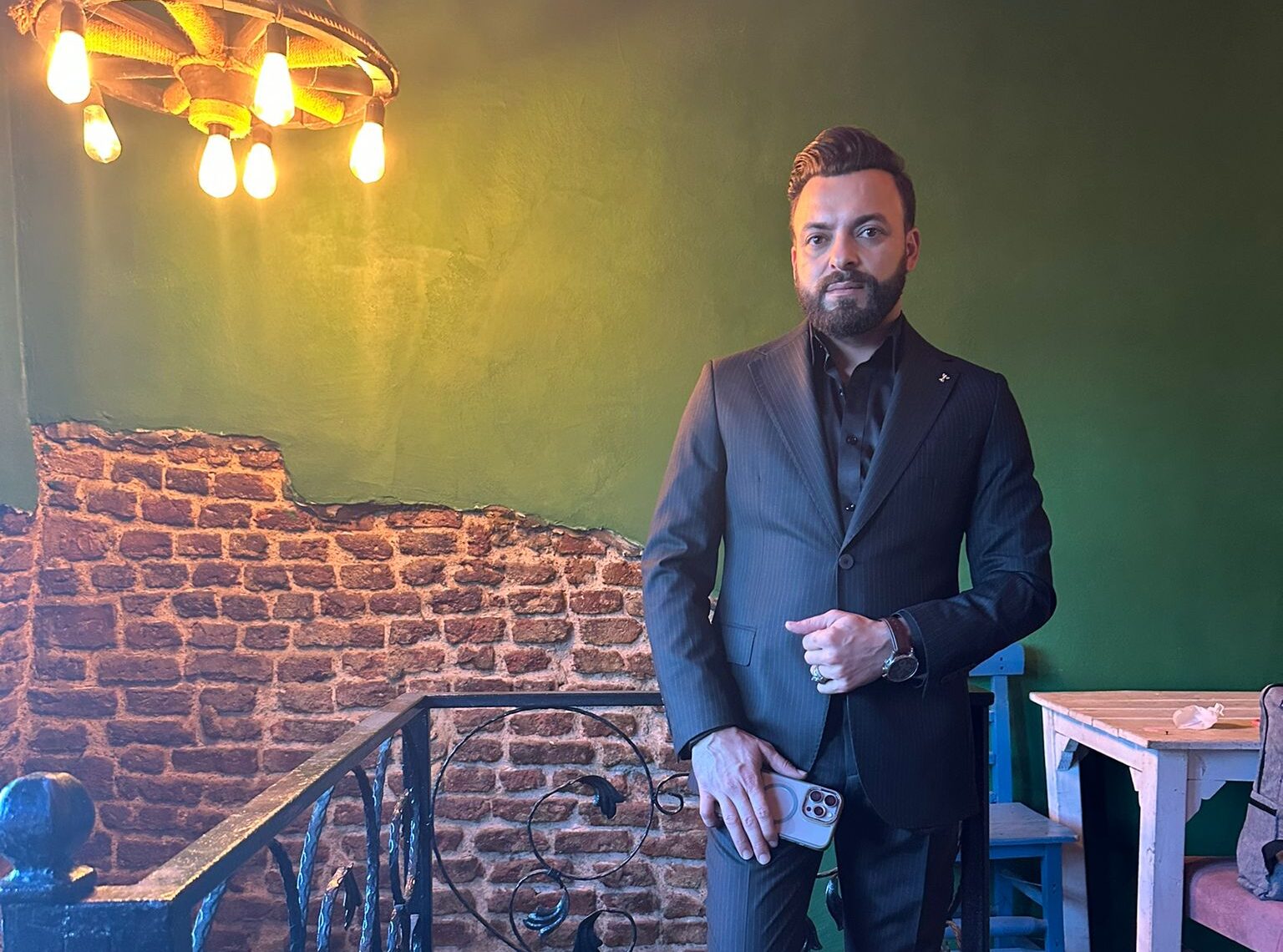 Mohamed Najar Türkiye’de Kamera Karşısında: “Elinden Geleni Ardına Koyma” Klibi Yayında