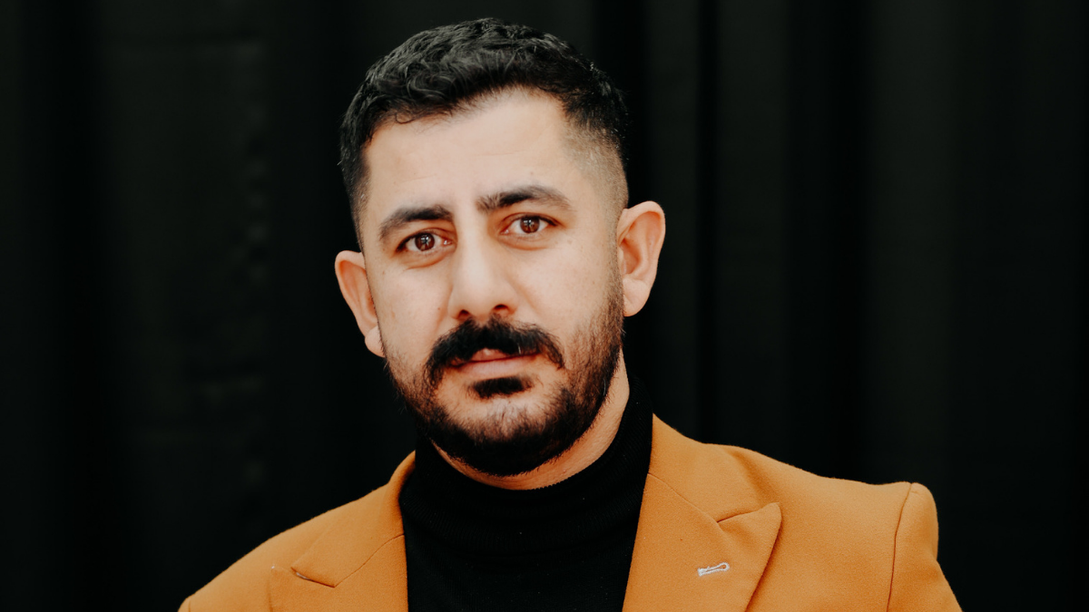 Azat Ararat: “Kürtçe Müzik Benim Kalbimin Sesi”