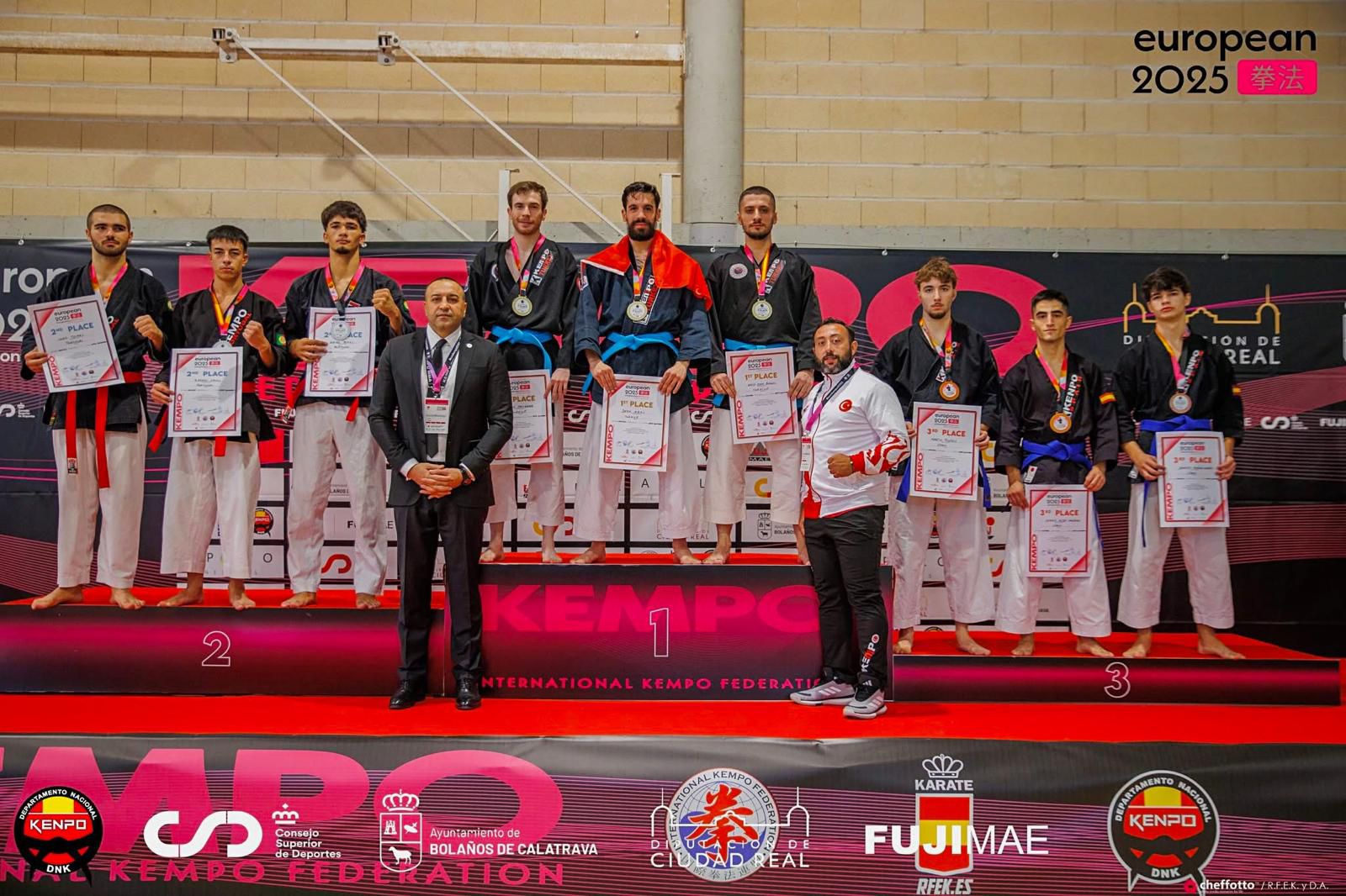 Dövüş Sporlarının Parlayan Yıldızı: Resul Can Deniz