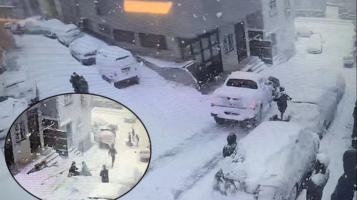 Güvenlik Kamerasına Yansıdı Karlı Yolda Kamyonet Çocukları Ezdi