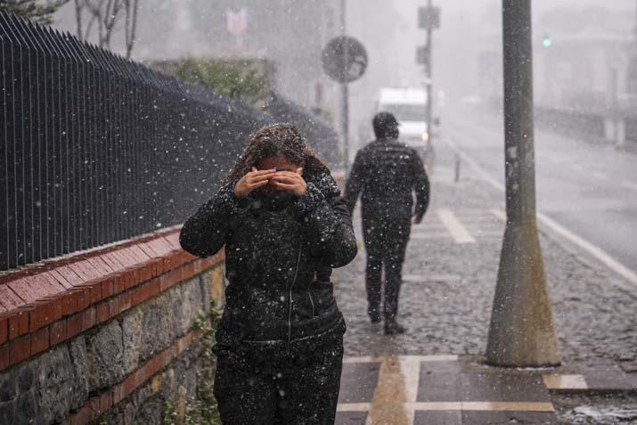 İstanbul Dahil Birçok Kent İçin Kuvvetli Rüzgâr Uyarısı