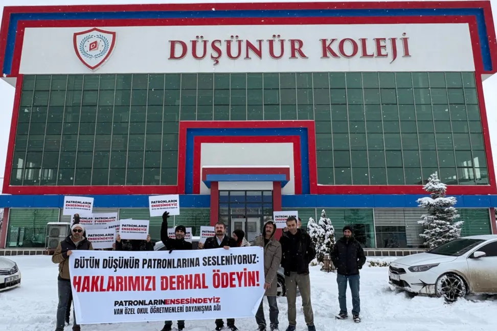 Van’da Düşünür Koleji’nde Öğretmen ve Veliler Hak Arayışında