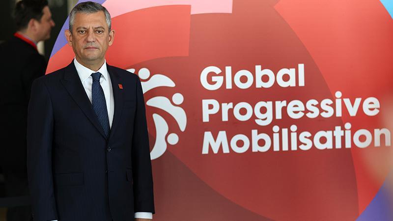 ÖZGÜR ÖZEL’DEN BARSİLONA’DA “OTORİTERLİĞE KARŞI BİRLİK” MESAJI