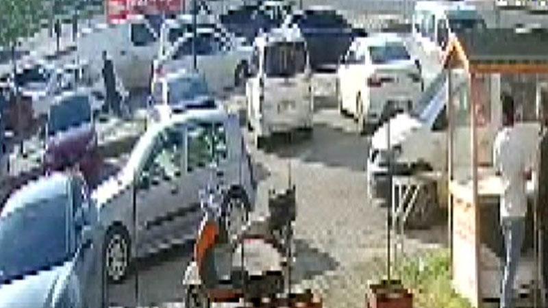 Kırmızı Işıkta Silahlı Saldırı: 2 Kişi Yaralandı