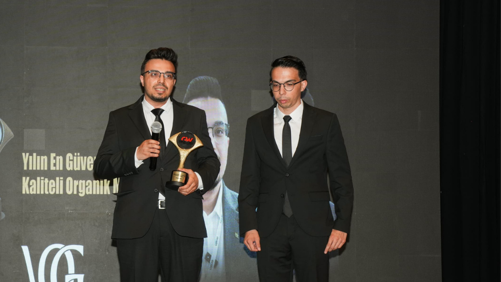 VOGORGANİK’E “YILIN EN GÜVENİLİR VE KALİTELİ ORGANİK MARKASI” ÖDÜLÜ
