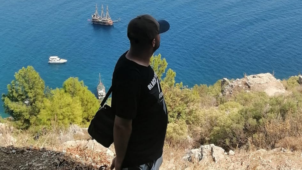 Astrolog Medyum Uğur Bozkurt Ünlü Bir Şarkıcının Ayrılık Sürecinde Nasıl Etki Gösterdi?