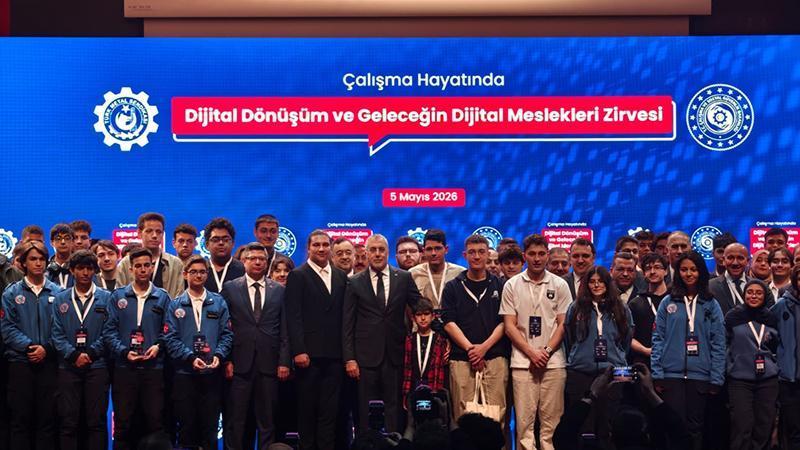 IŞIKHAN: “DİJİTAL DÖNÜŞÜMÜN ODAĞINDA İSTİHDAM VAR”