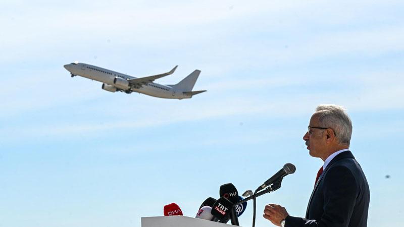 Bakan Uraloğlu: “2026’nın En Yoğun Yolcu Trafiği Nisan Ayında Gerçekleşti”