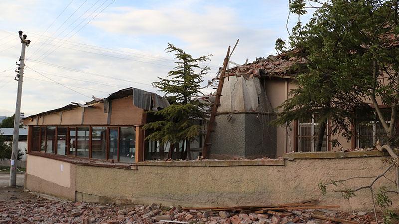 Odunpazarı’nda “Bomba Patladı” Sandılar: Yıldırım Camiyi Yerle Bir Etti!
