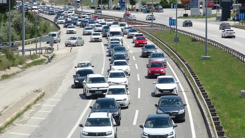 Kırıkkale’de Bayram Dönüşü Trafiği Kilitlendi: Kilometrelerce Araç Kuyruğu