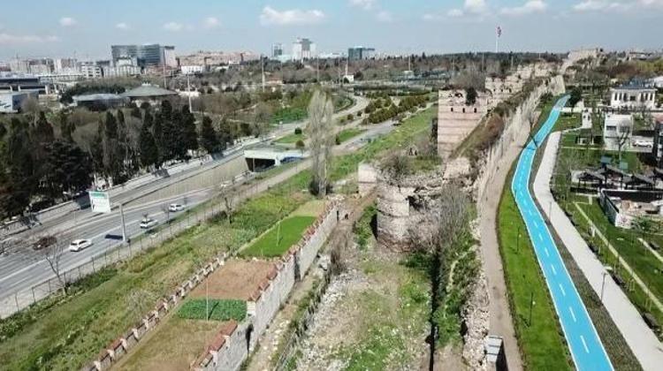 Edirnekapı Surları’nda Şüpheli Hareketler: İki Kişi Gözaltında