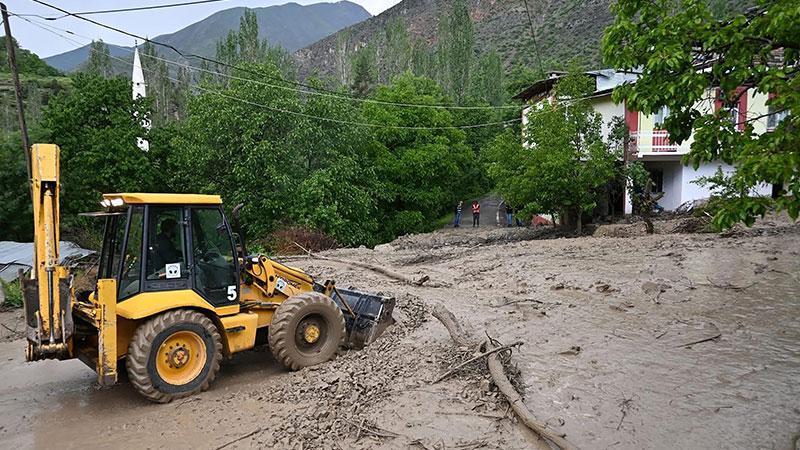 Tortum’da Heyelan: Kapanan Yollar İçin Seferberlik Başlatıldı