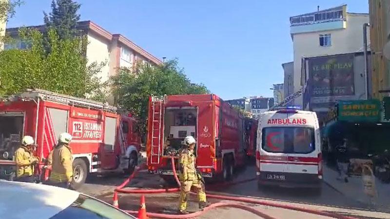 4 Katlı Binada Çatı Yangını Paniği: Alevler İki Binaya Sıçradı