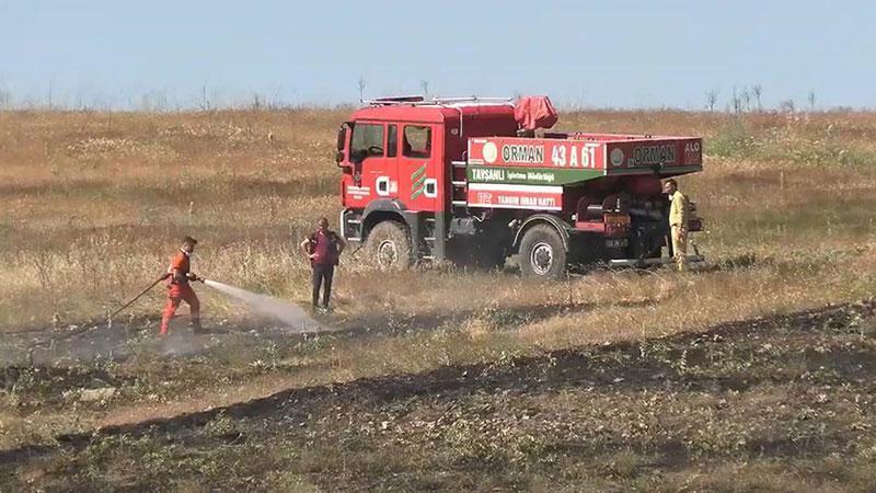 Tavşanlı’da Hasat Sırasında Çıkan Yangın 15 Dönüm Ekili Alanı Kül Etti