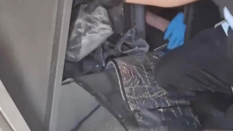 Yolcu Otobüsünde Gizli Bölmeden Cephanelik Çıktı! 120 Ruhsatsız Silah Ele Geçirildi