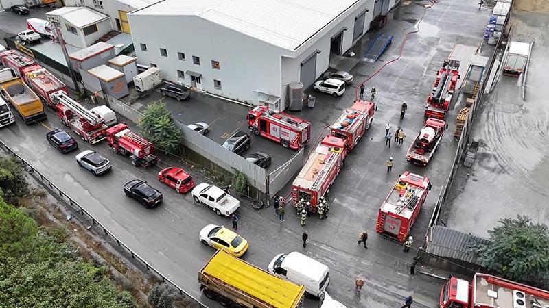 Eyüpsultan’da Kimyasal Fabrikada Korkutan Tepkime: 10 Tonluk Tank Tahliye Edildi