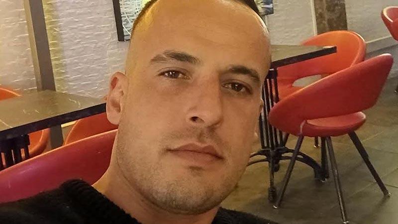 Arının şah damarından soktuğu kasap yaşam savaşını kaybetti
