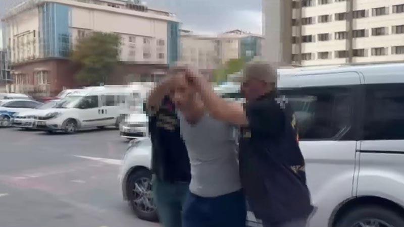 CUMHURBAŞKANINA HAKARET PAYLAŞIMI İDDİASIYLA 1 KİŞİ GÖZALTINA ALINDI