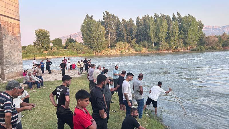 Ceyhan Nehri’nde kaybolan 2 çocuk için arama başlatıldı