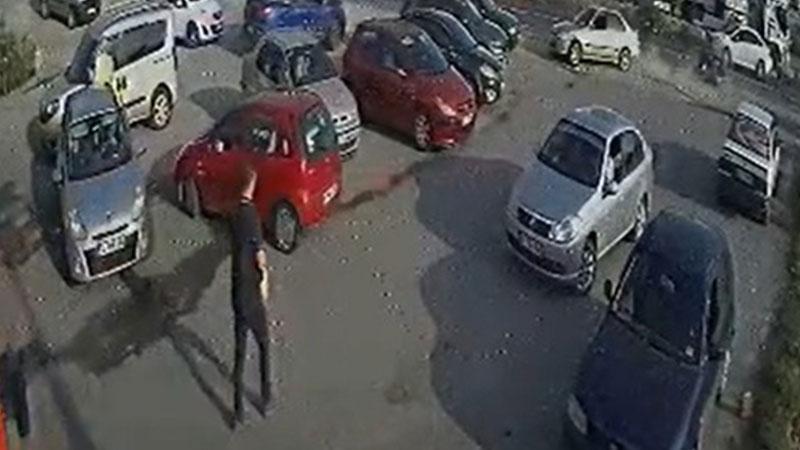 Ereğli’de zincirleme kaza: Otomobil 5 park halindeki araca çarptı